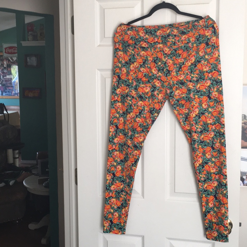 LuLaRoe Tall and Curvy leggings